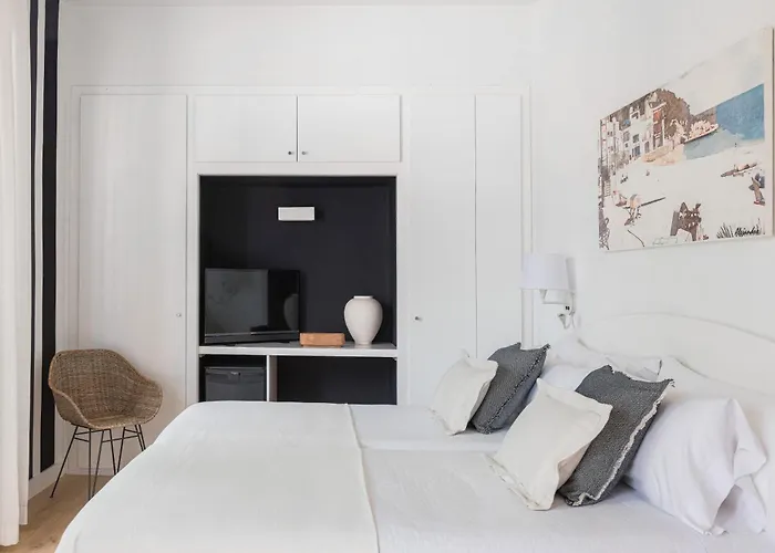 Llafranc hotels near Playa El Golfet