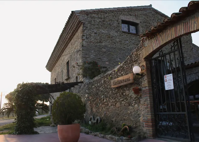 Roses hotels near Esglesia de Santa Maria de Roses